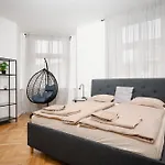 Náměstí Františka Křižíka *